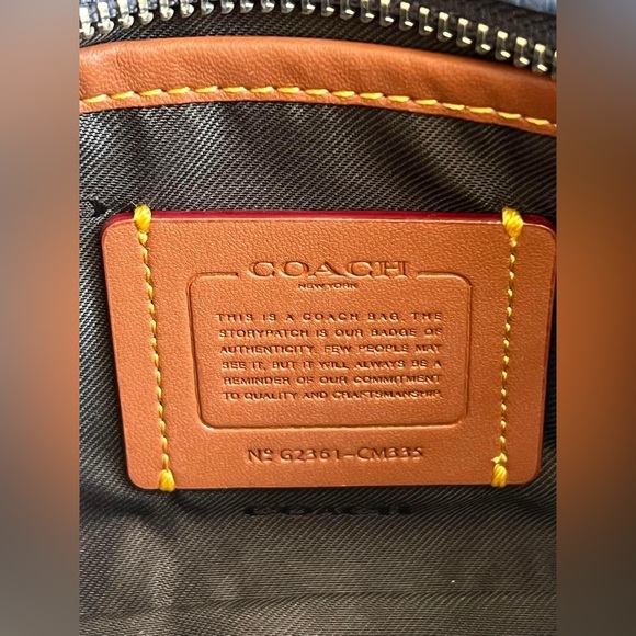 CM335 - Coach Beck Slim Crossbody - Picture 9 of 12